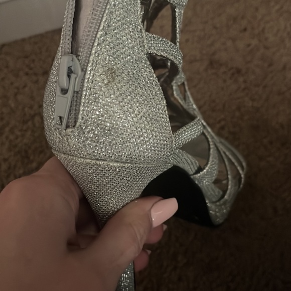 Heels - Picture 2 of 2